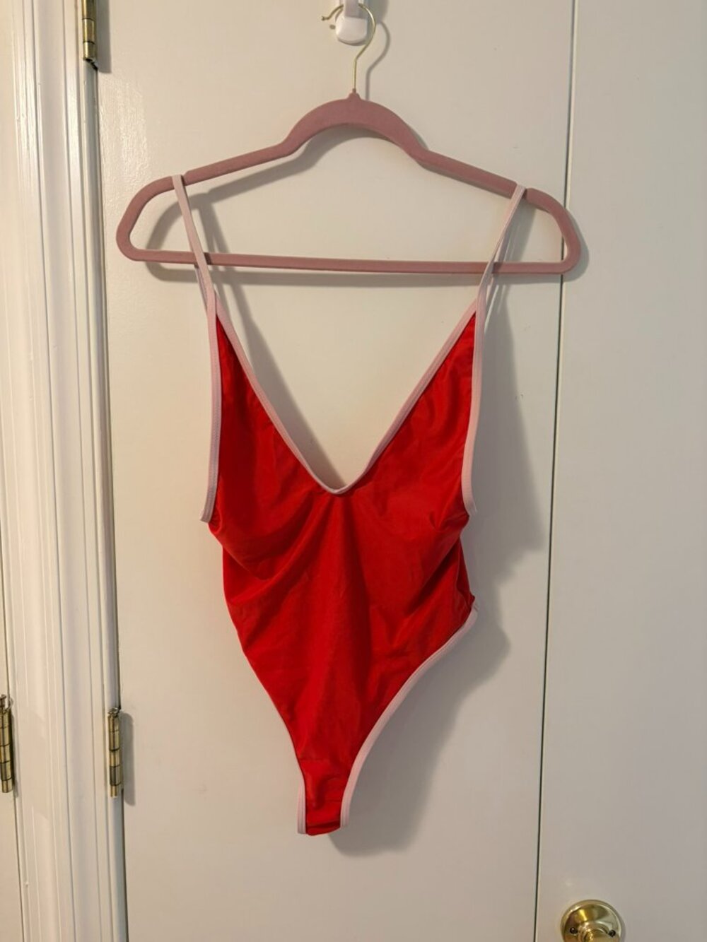 ✨ Colorblock Deep V-Neck High-Cut One-Piece Swimsuit ✨